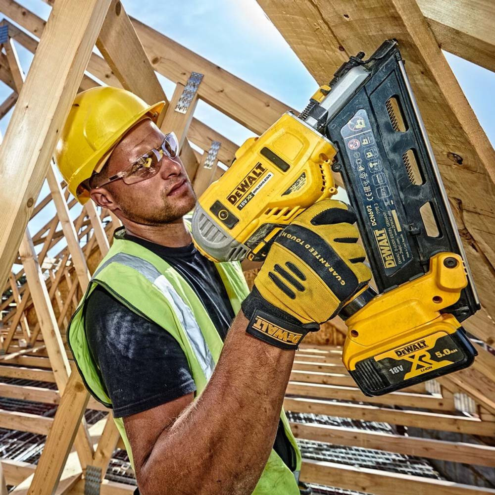 DeWalt 18v XR Brushless Cordless First Fix Nailer DCN692N