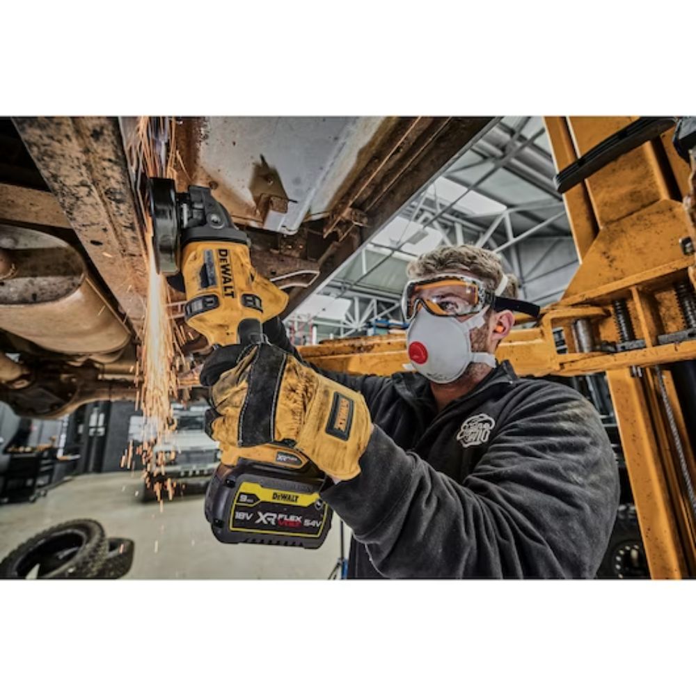 DeWalt professional Flexvolt angle grinder DCG418