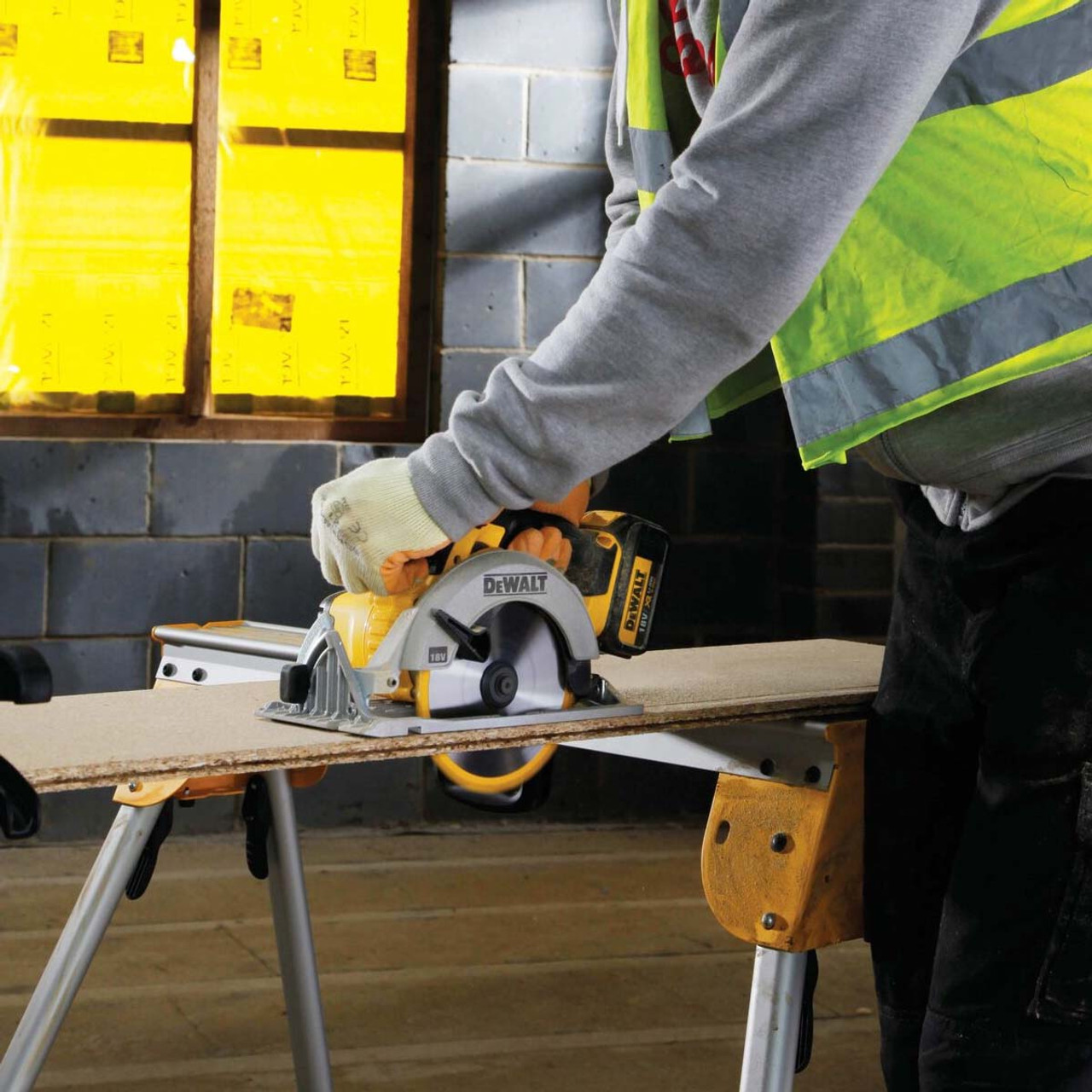 DeWalt circular saw with Intelligent trigger allowing total control over all applications