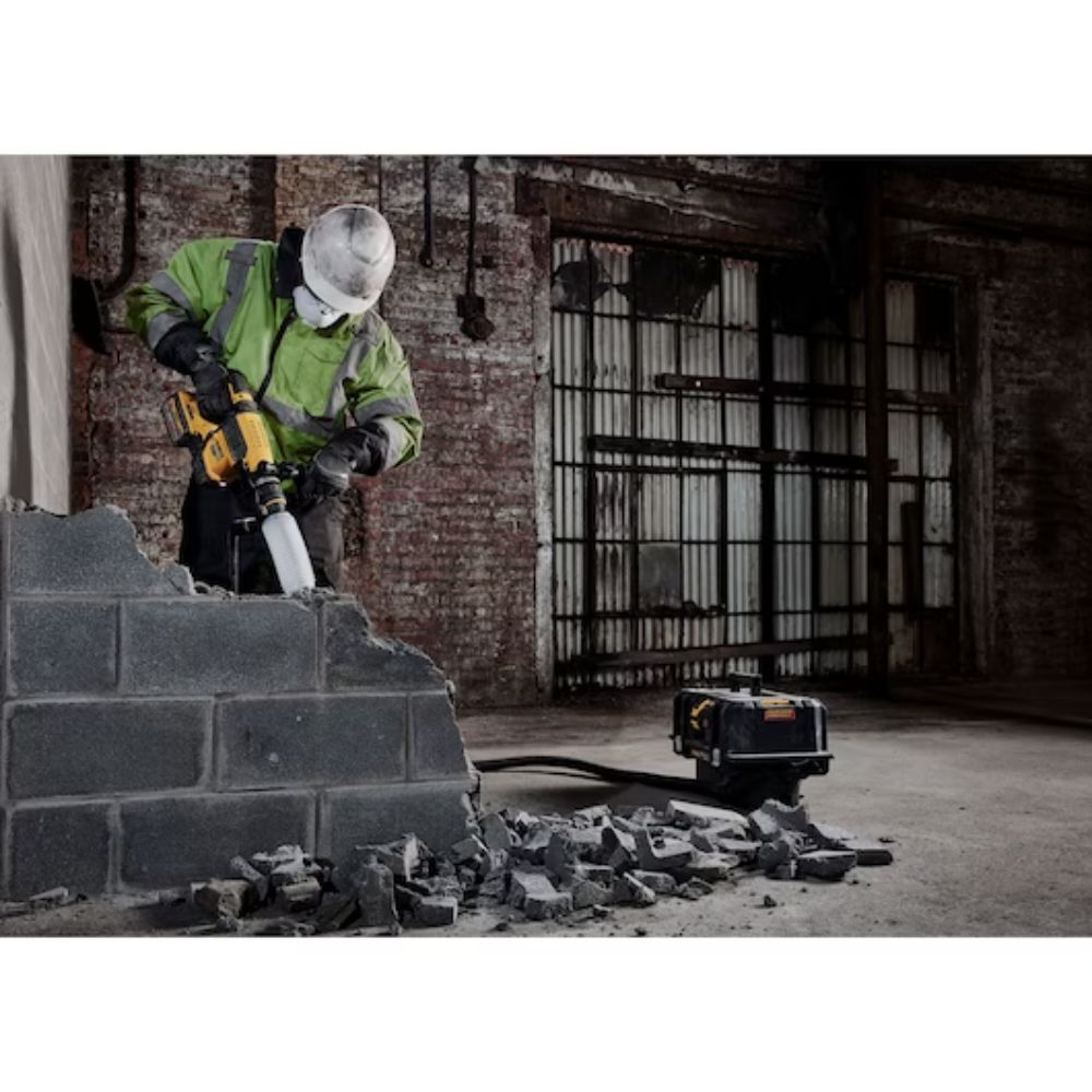 deWalt Perform & Protect: best-in-class vibration at 6.3m/s², minimising user fatigue