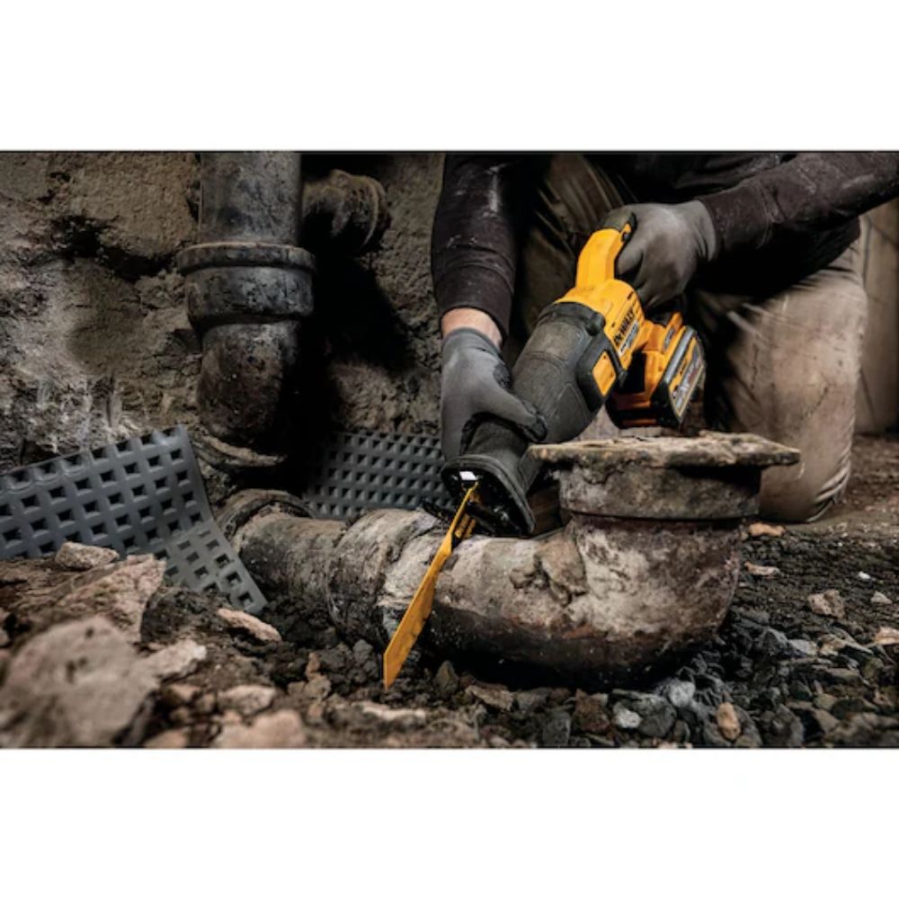 DeWalt 54v FlexVolt Brushless Cordless Reciprocating Saw with 2x 6.0Ah Batteries DCS389T2-GB