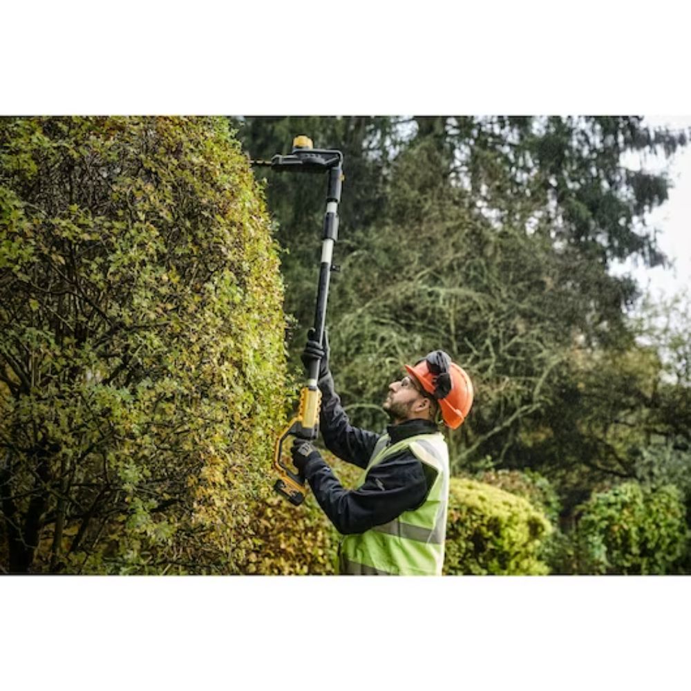 DeWalt extend pole hedge trimmer with 55cm blade