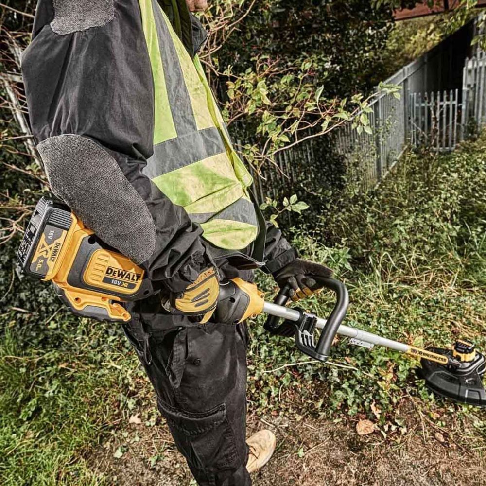 DeWalt cordless grass strimmer DCM561PBS