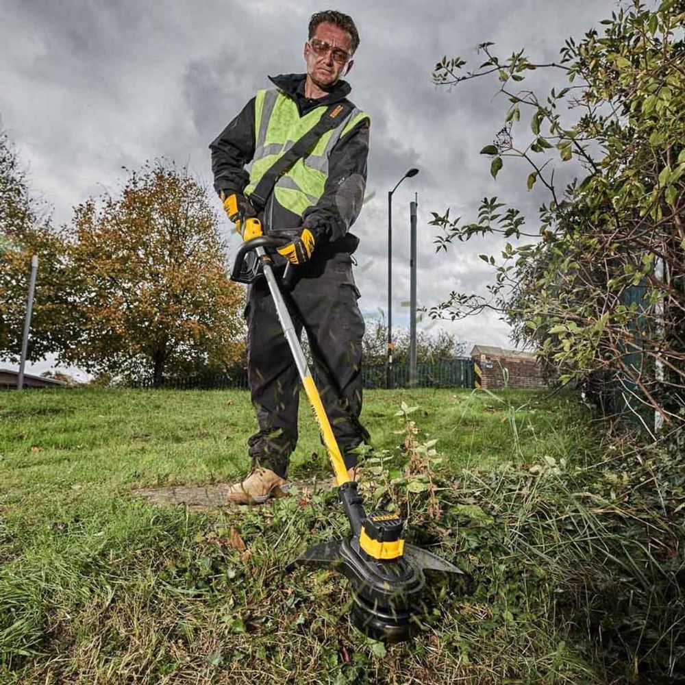 DeWalt 18v XR Split Shaft Brushless Cordless String Grass Trimmer (Body Only) DCM561PBS-XJ