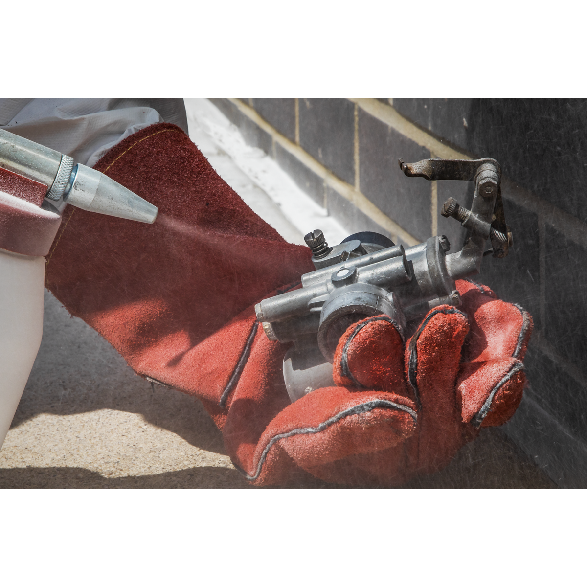 After blasting, the remaining surface will inhibit rust for up to six weeks.