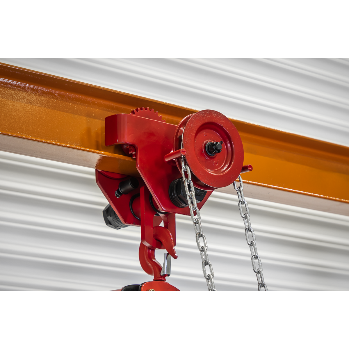 Sealey workshop crane with moveable hoist