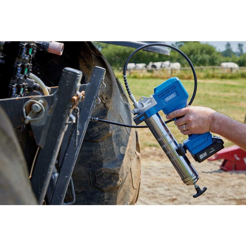 Grease gun with cartridges of 400g and 450g in size