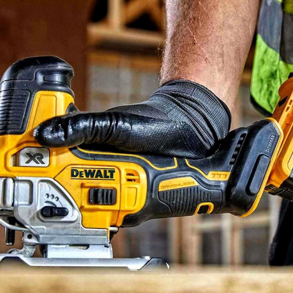 DeWalt DCS335N-XJ 18v XR Brushless Cordless Body Grip Jigsaw (Body Only)