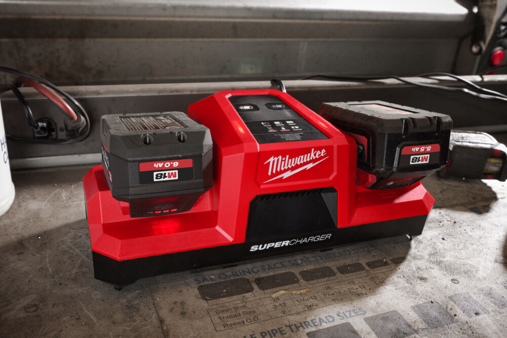 Milwaukee jobsite fast charger