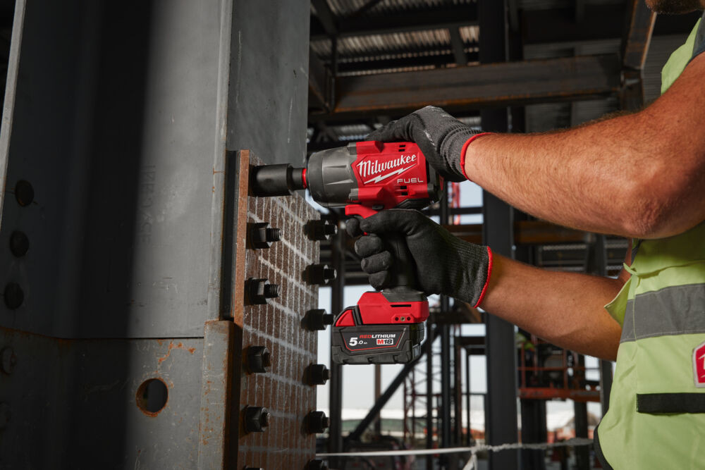 M18 FUEL™ high torque impact wrench delivers 1491 Nm fastening torque and 2034 Nm of
