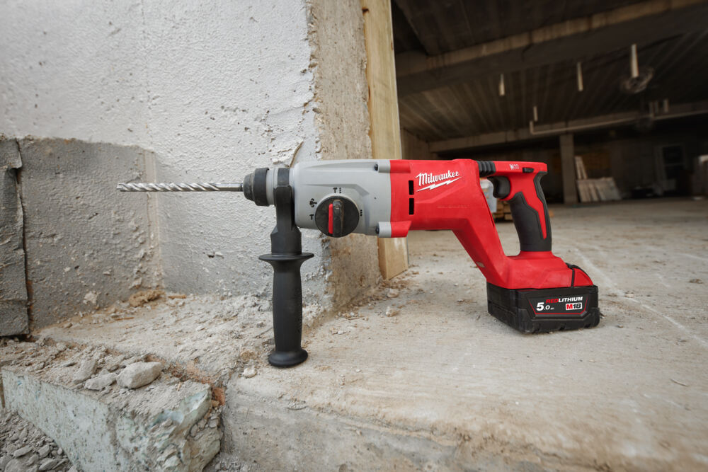 Powerful Milwaukee M18 hammer drill