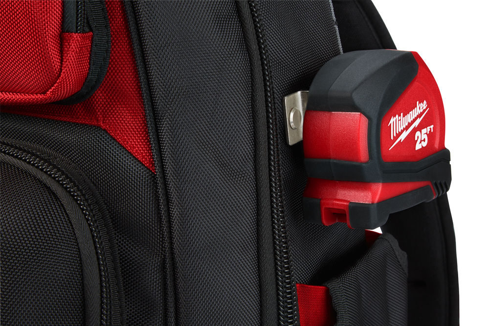 Constructed with 1680D ballistic material and with rugged metal zippers to provide increased durability.