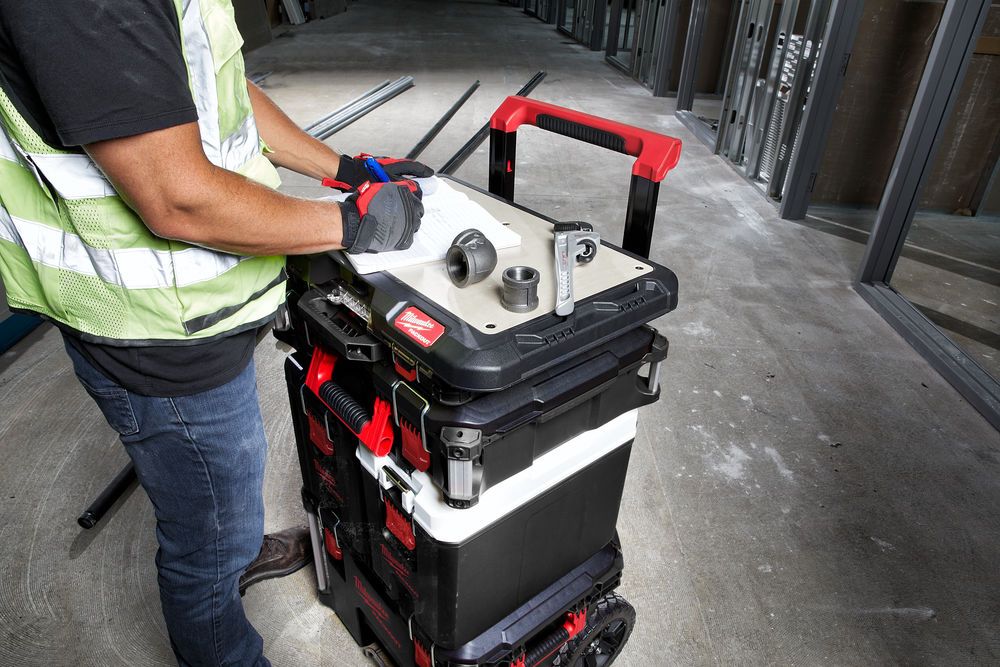 Fastener-ready surface allows for easy mounting of common jobsite materials and larger tools on top of a PACKOUT™ stack.