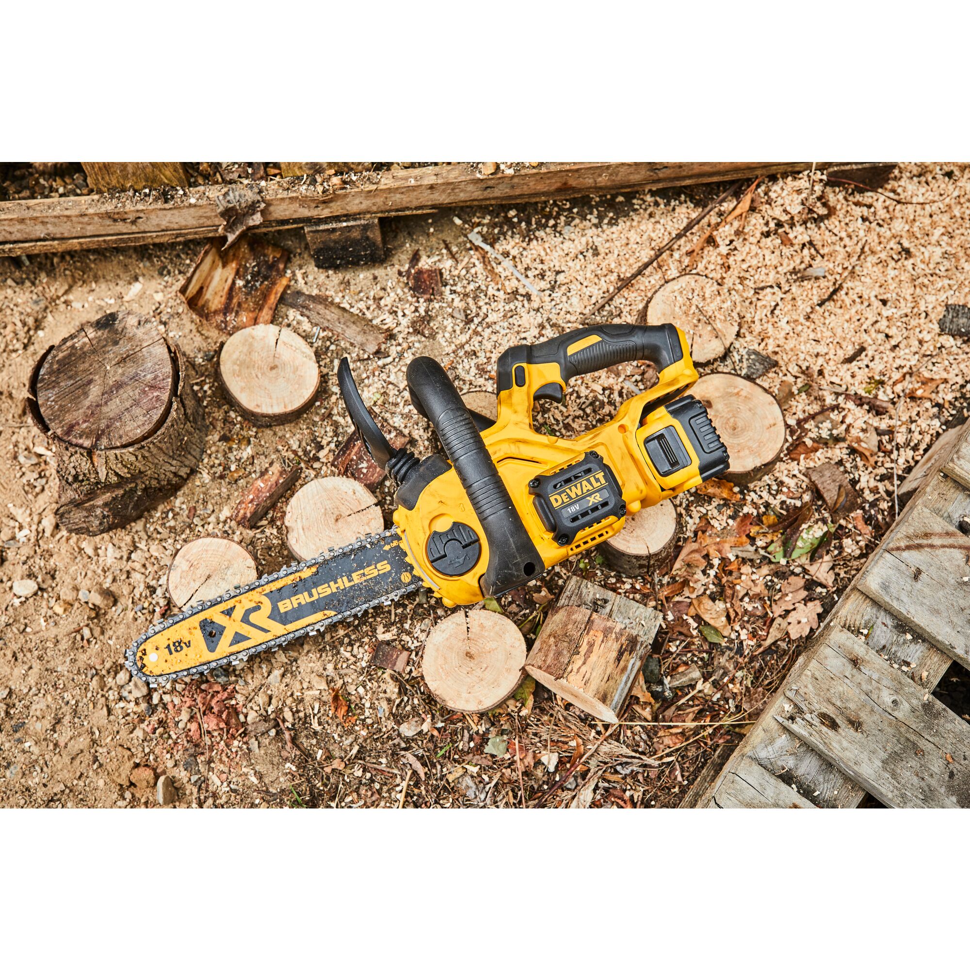DeWalt chain saw ideal for cutting tress and logs