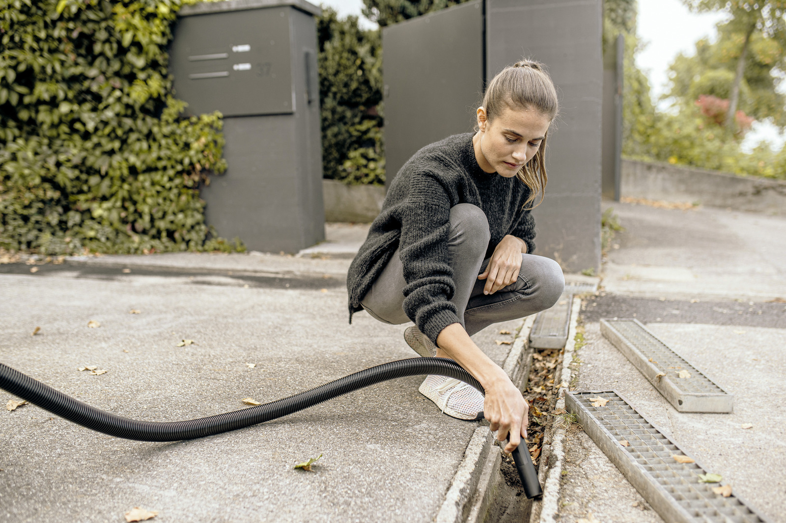 Karcher WD 2 Plus Wet And Dry Vacuum for workshop and outside use