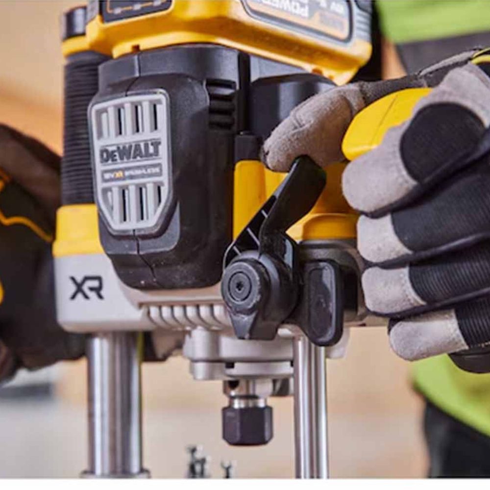 DeWalt DCW620H2-GB 18v XR Brushless Cordless 1/2" Plunge Router Kit with 2 x 5Ah Batteries