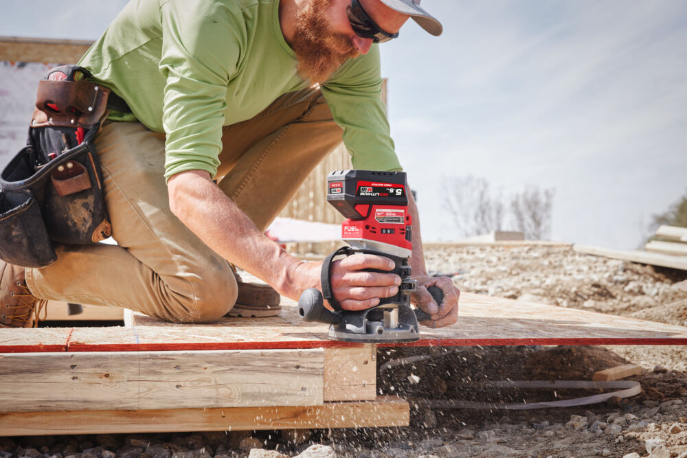 MIlwaukee brushless router with variable speed