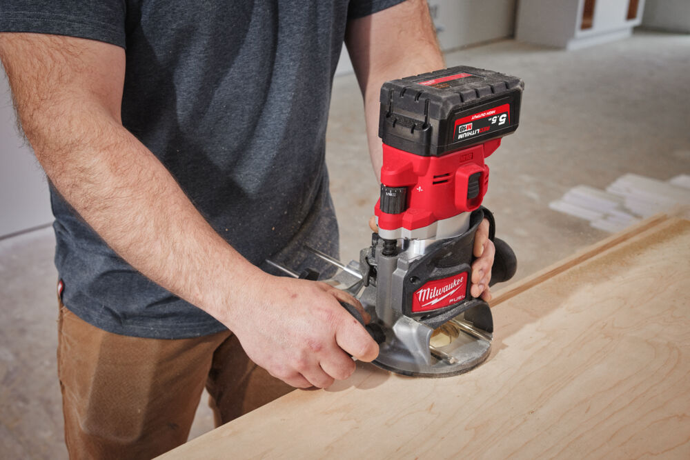 MIlwaukee brushless router with variable speed