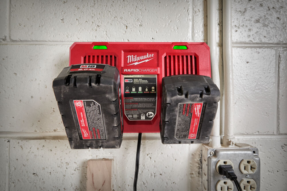 Milwaukee M18 quick charging charger