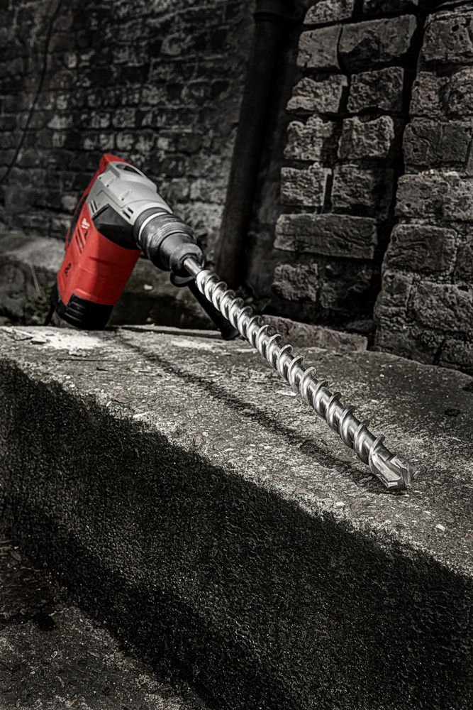 Especially developed robust head geometry with optimum 4 x 90° symmetry of carbide tip. Reduces jamming up on hitting reinforcing steel.