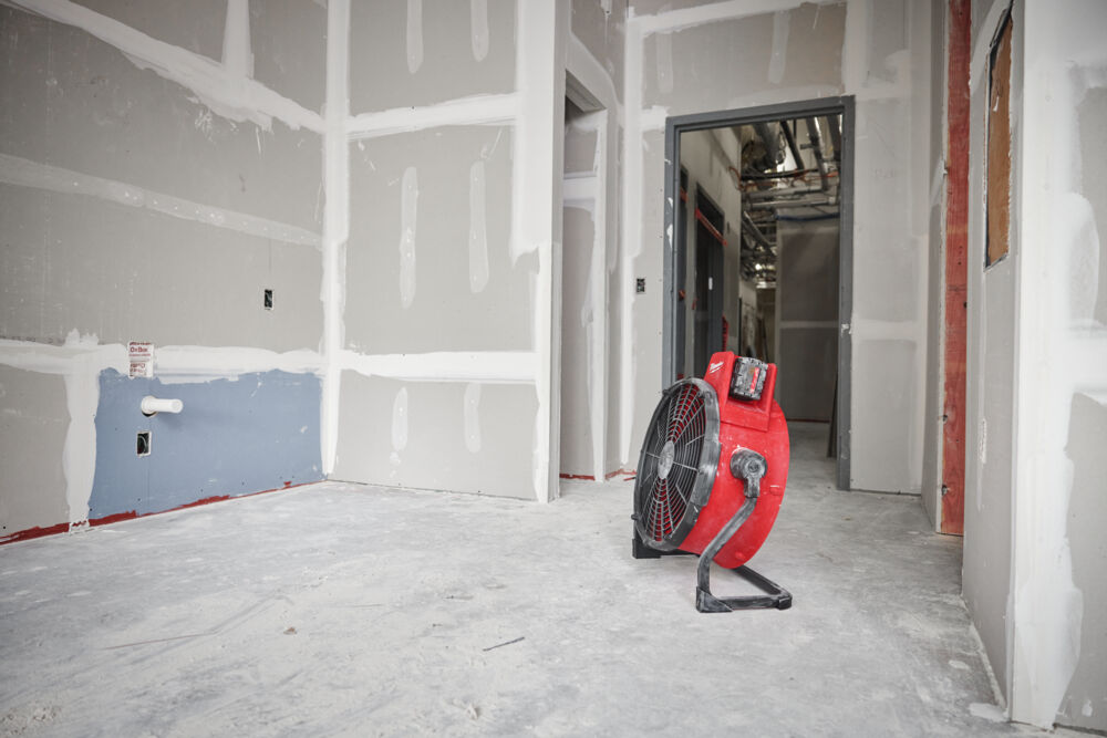 Milwaukee M18 3 speed high performance cooling air fan