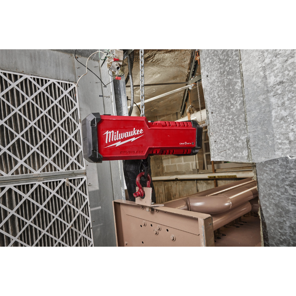 Milwaukee M18 chain hoist with 1 ton lifting capacity to lift a wide variety of materials