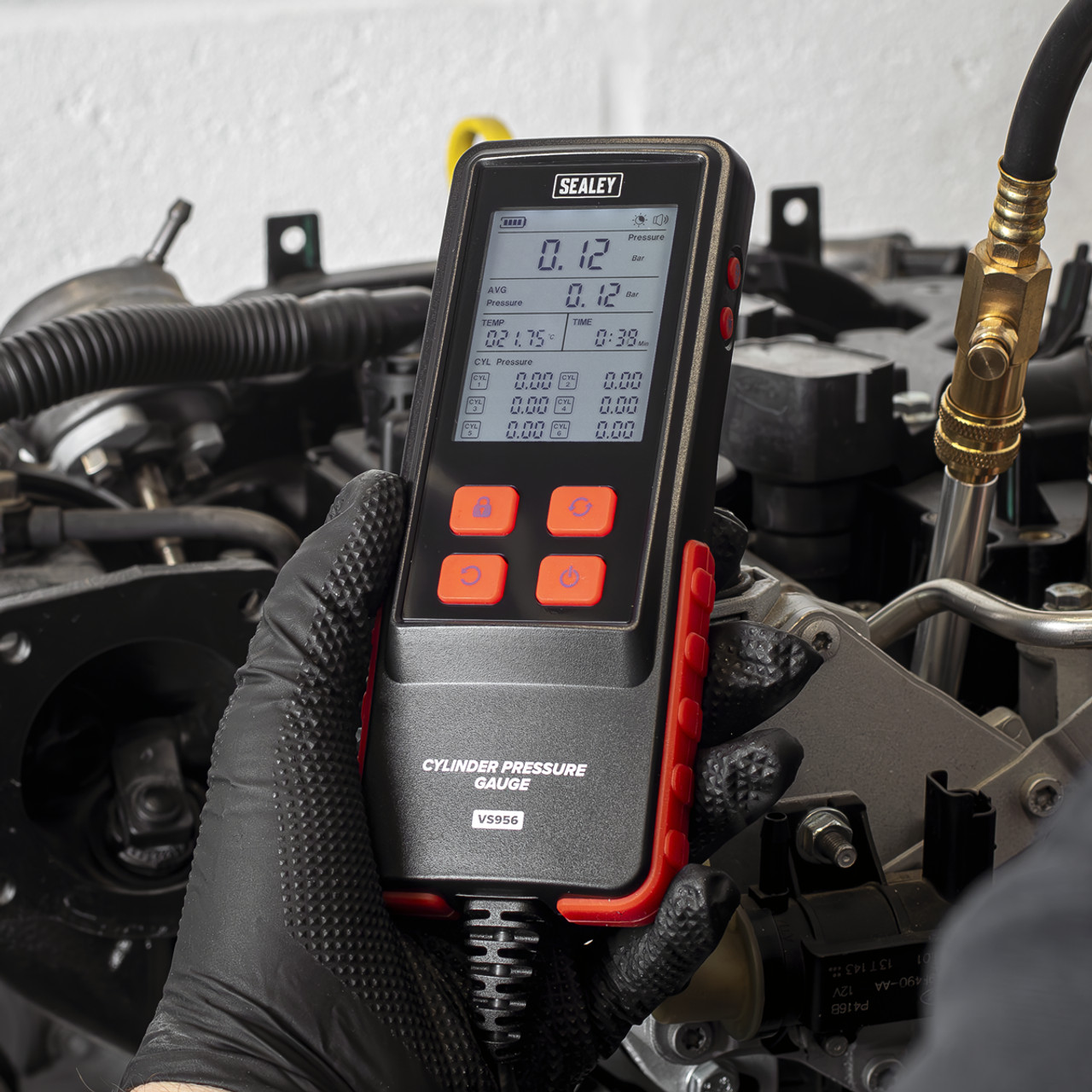 • COMPRESSION PRESSURE READINGS – Real-time pressure values.