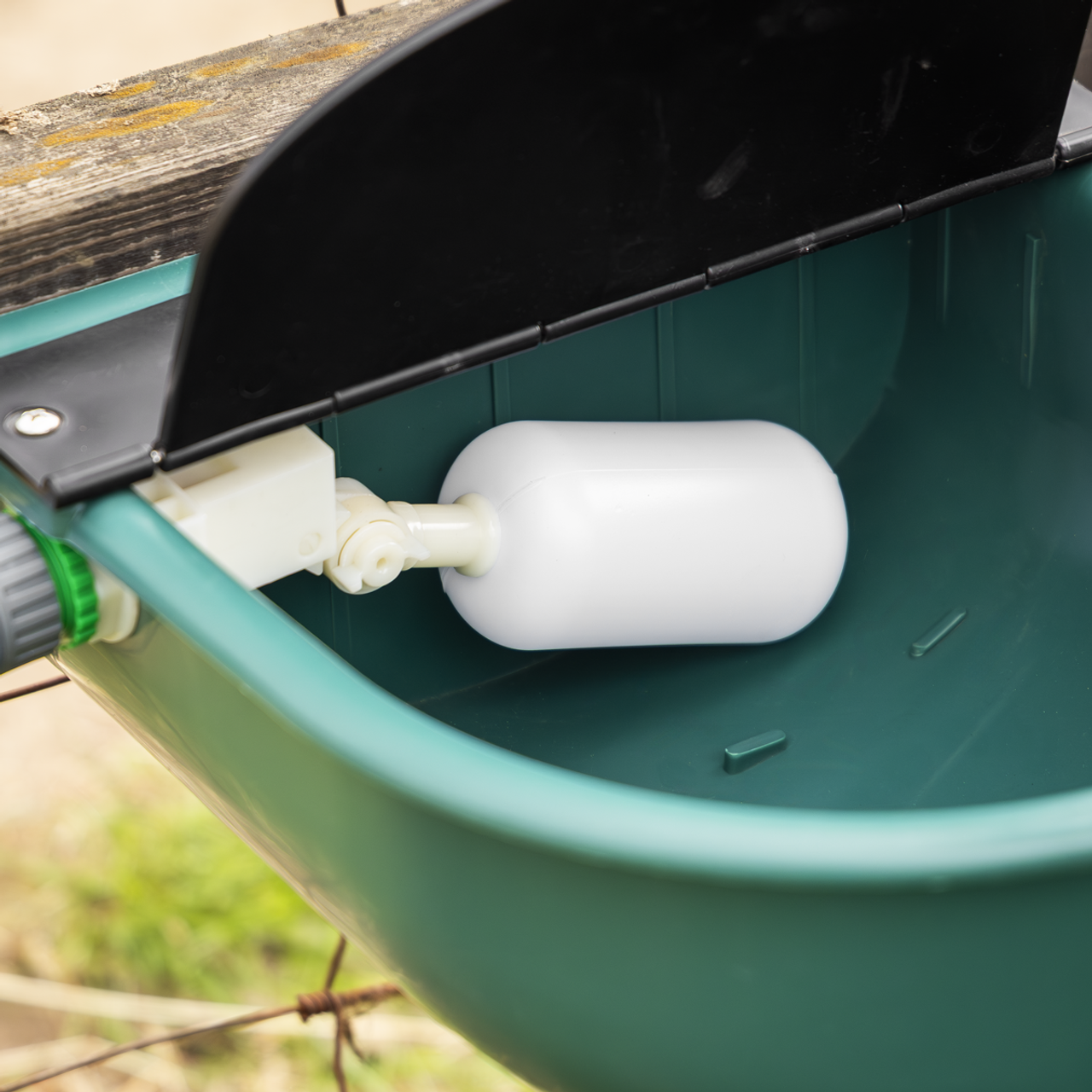 AUTOMATIC FILL – Float valve automatically fills and maintains the water level in the drinking bowl and can be adjusted to change the water level