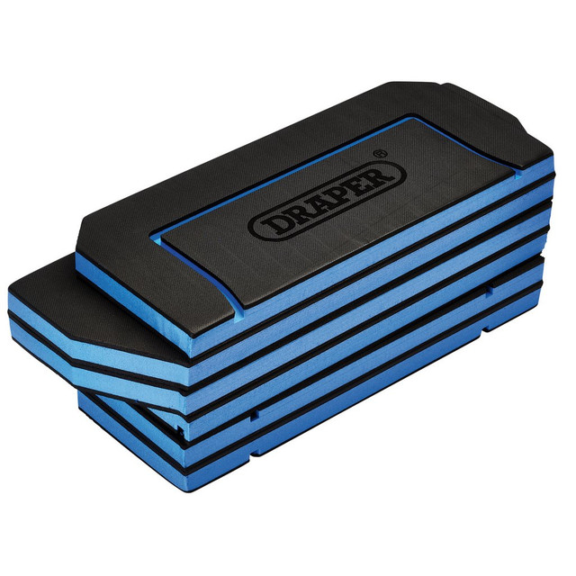 knee pads and mechanic workshop mat