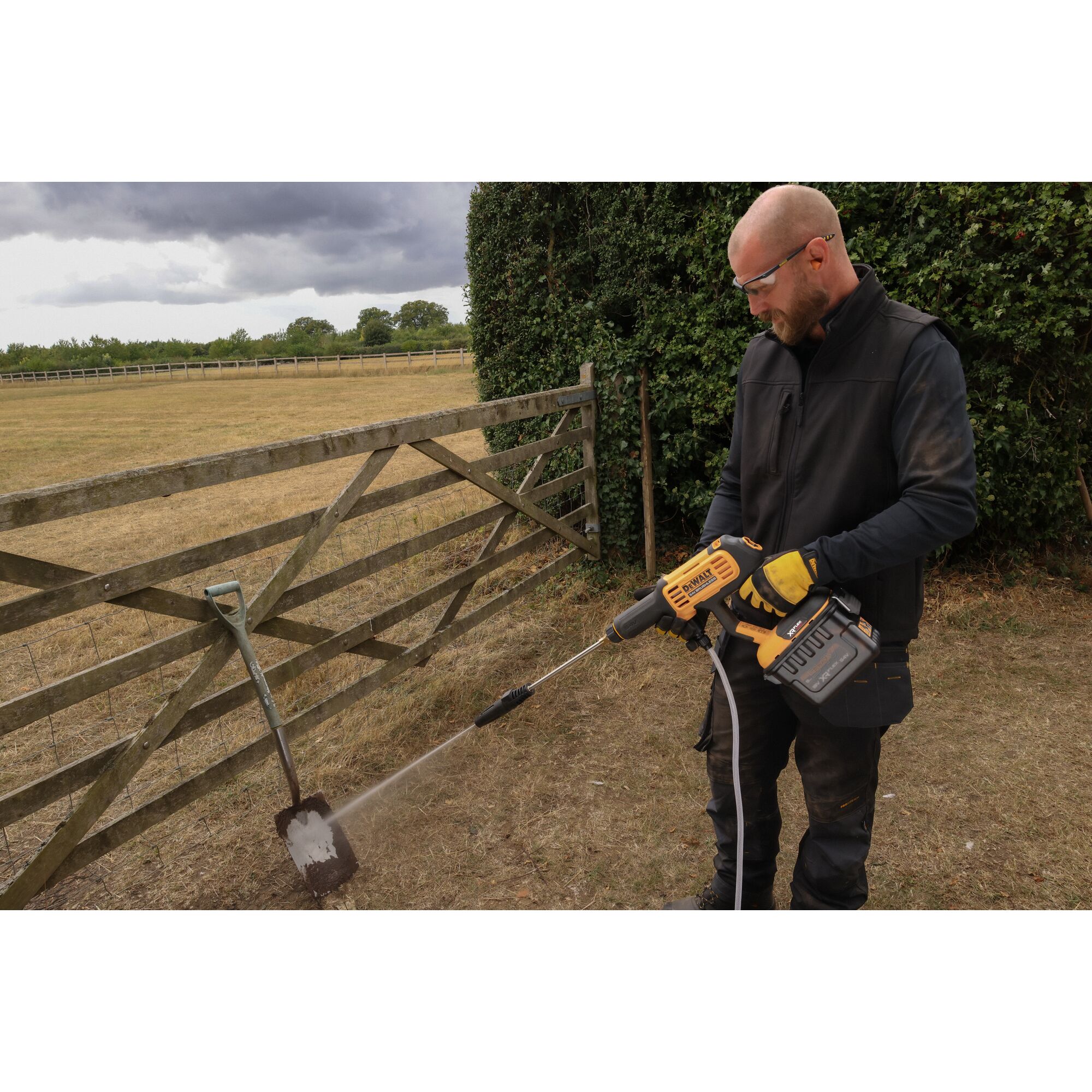 DeWalt DCMPW1000N 54v XR FLEXVOLT Brushless Pressure washer (Body Only)