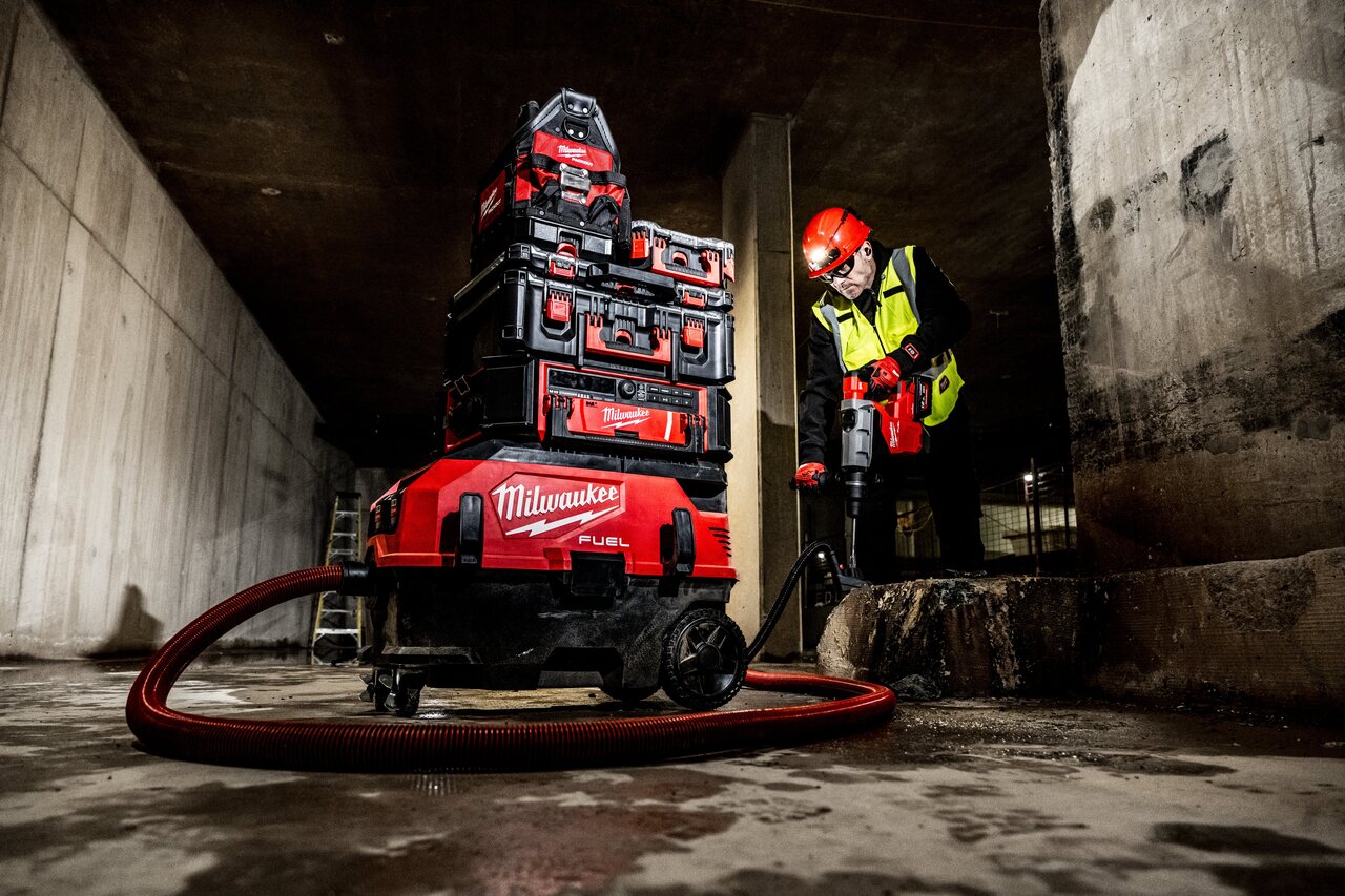 Milwaukee M18 Vacuum extractor with vaclink wireless dust control