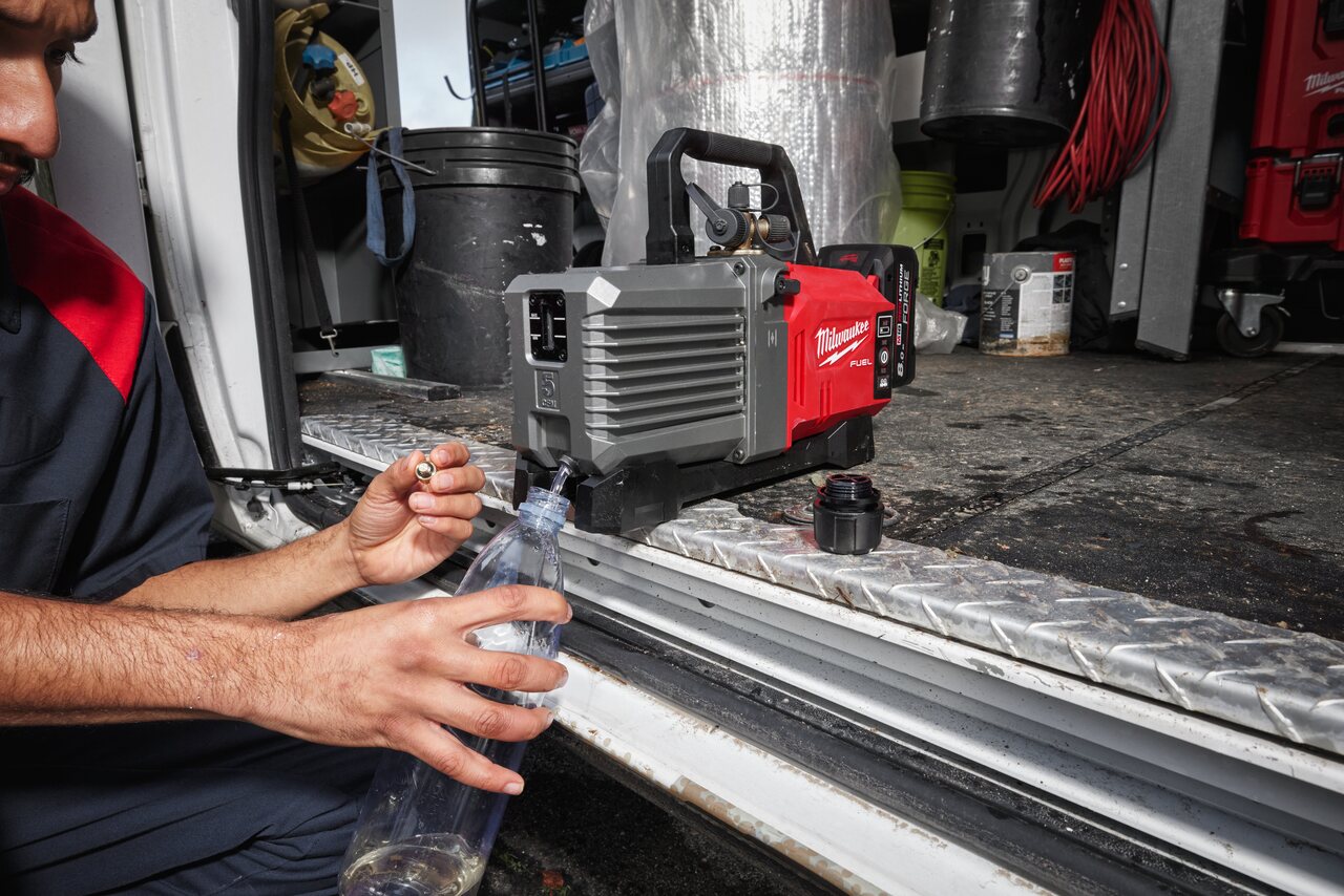 Milwaukee M18 Fuel M18FVP5 Vacuum Pump 5 CFM (Body Only)