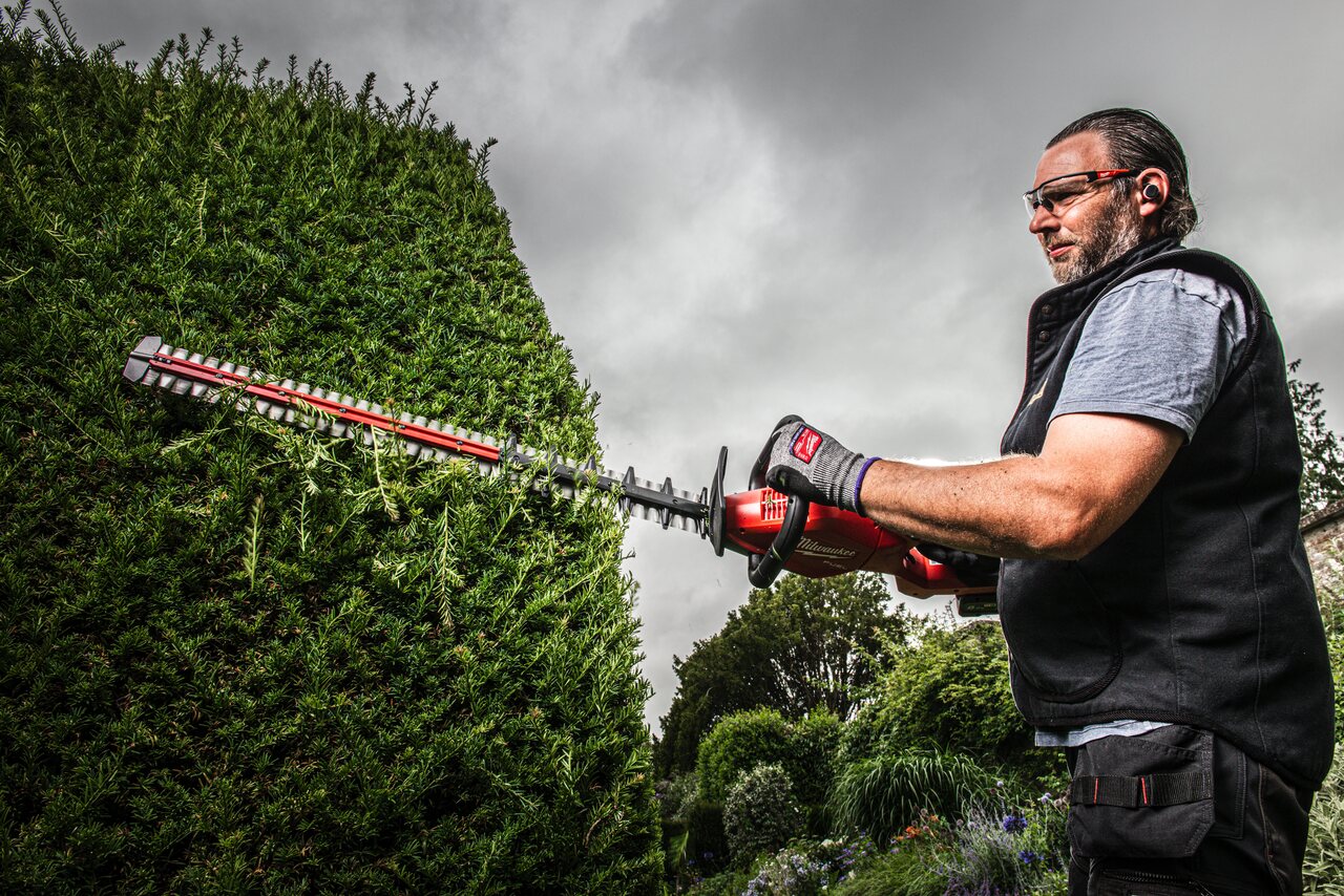 Milwaukee M18 Fuel 75cm Hedge Trimmer M18FHET75G2-0