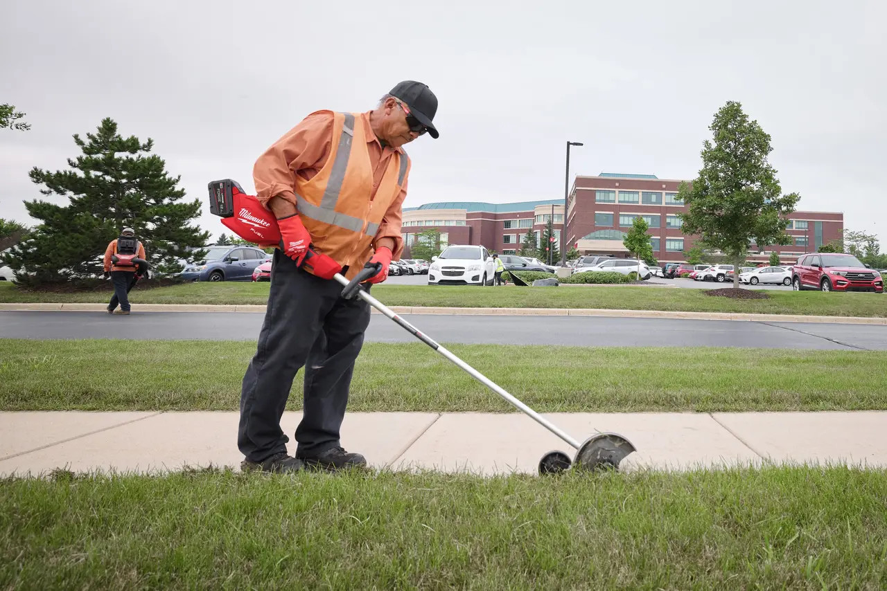 Milwaukee M18 Fuel Cordless Edger M18FEDG-0