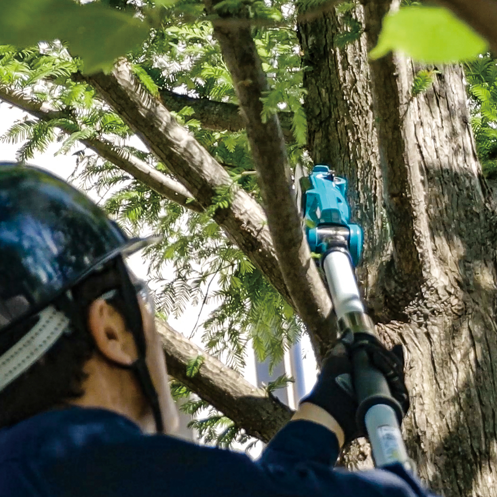 Makita DUA200RT 18v LXT 200mm Cordless Pole Saw with 5.0Ah Battery Kit