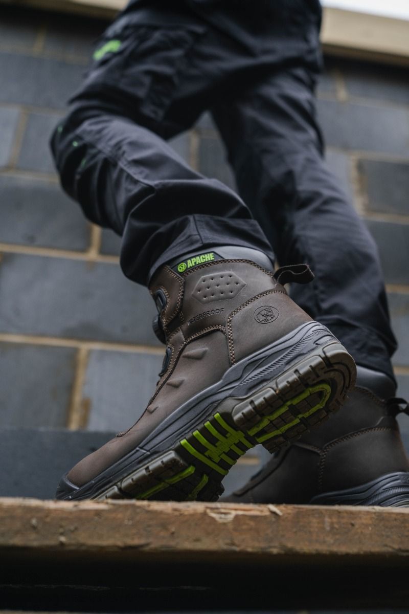 Apache safety work boot