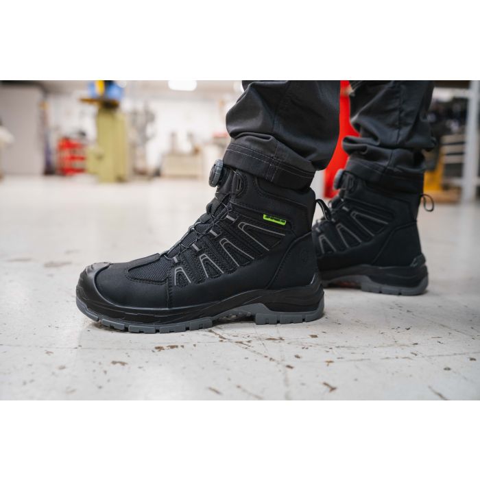 Apache safety black work boots