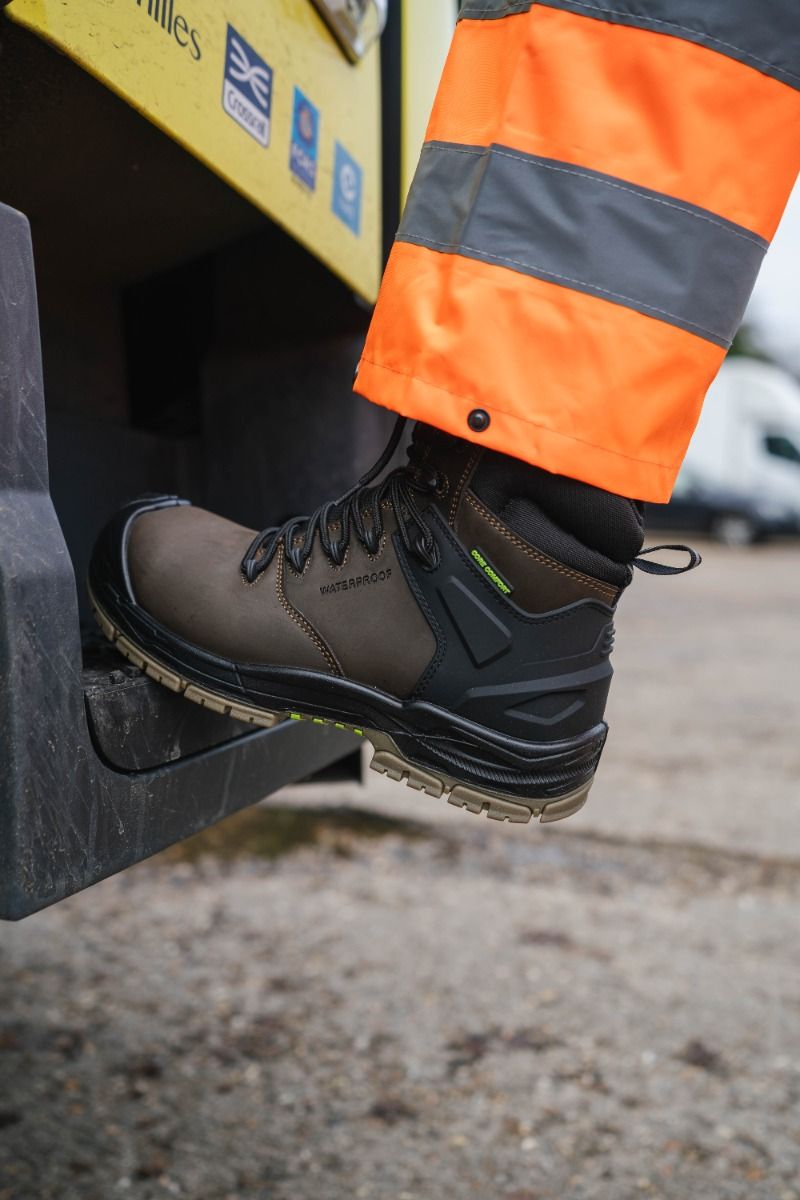 Apache slip resistant work boots