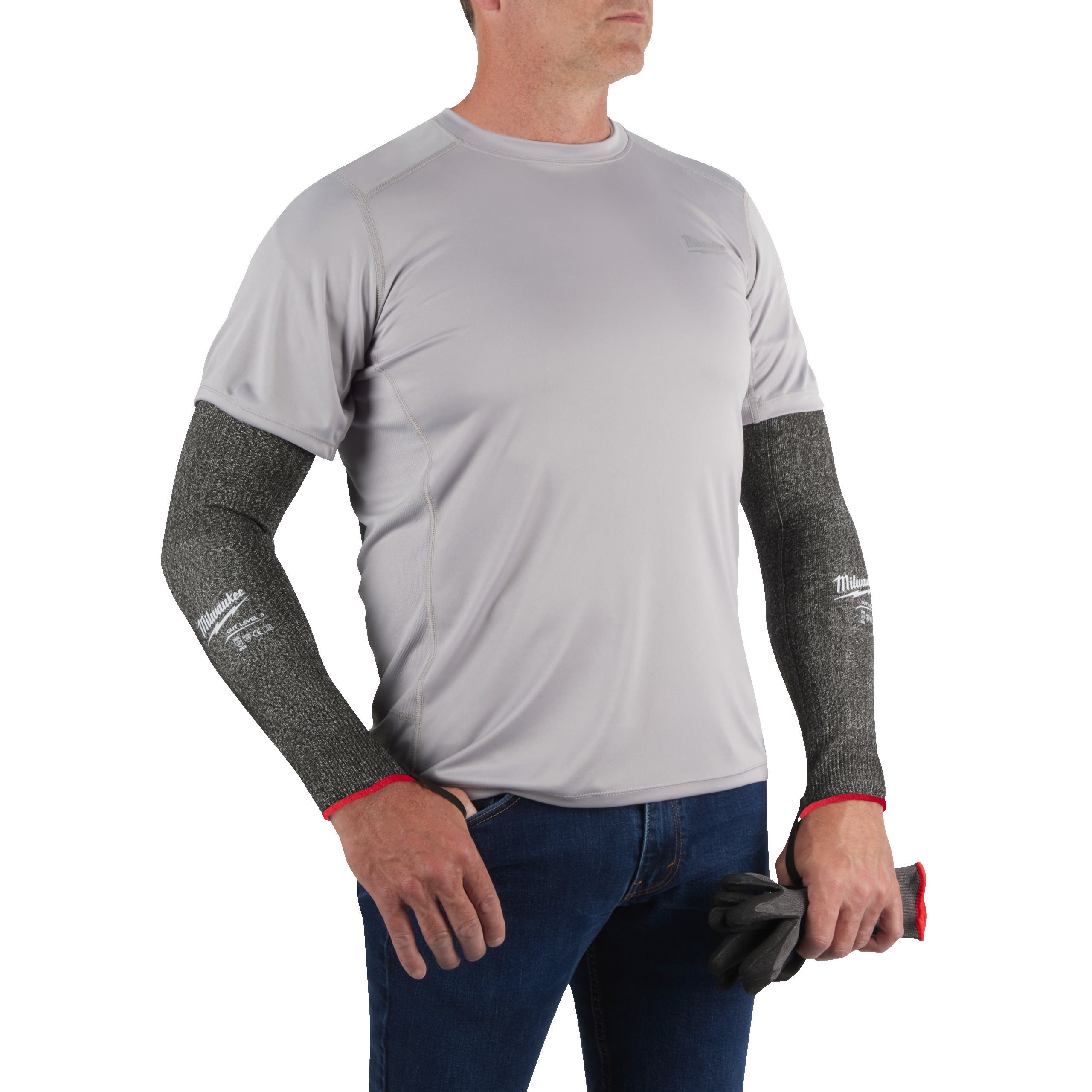 Elastic thumb loop avoids pressure points when using gloves.