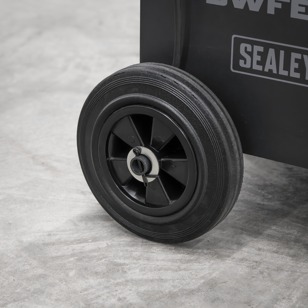 • 3-STAGE FILTRATION - Removes up to 95% of toxic fumes, ensuring a cleaner, safer working environment.