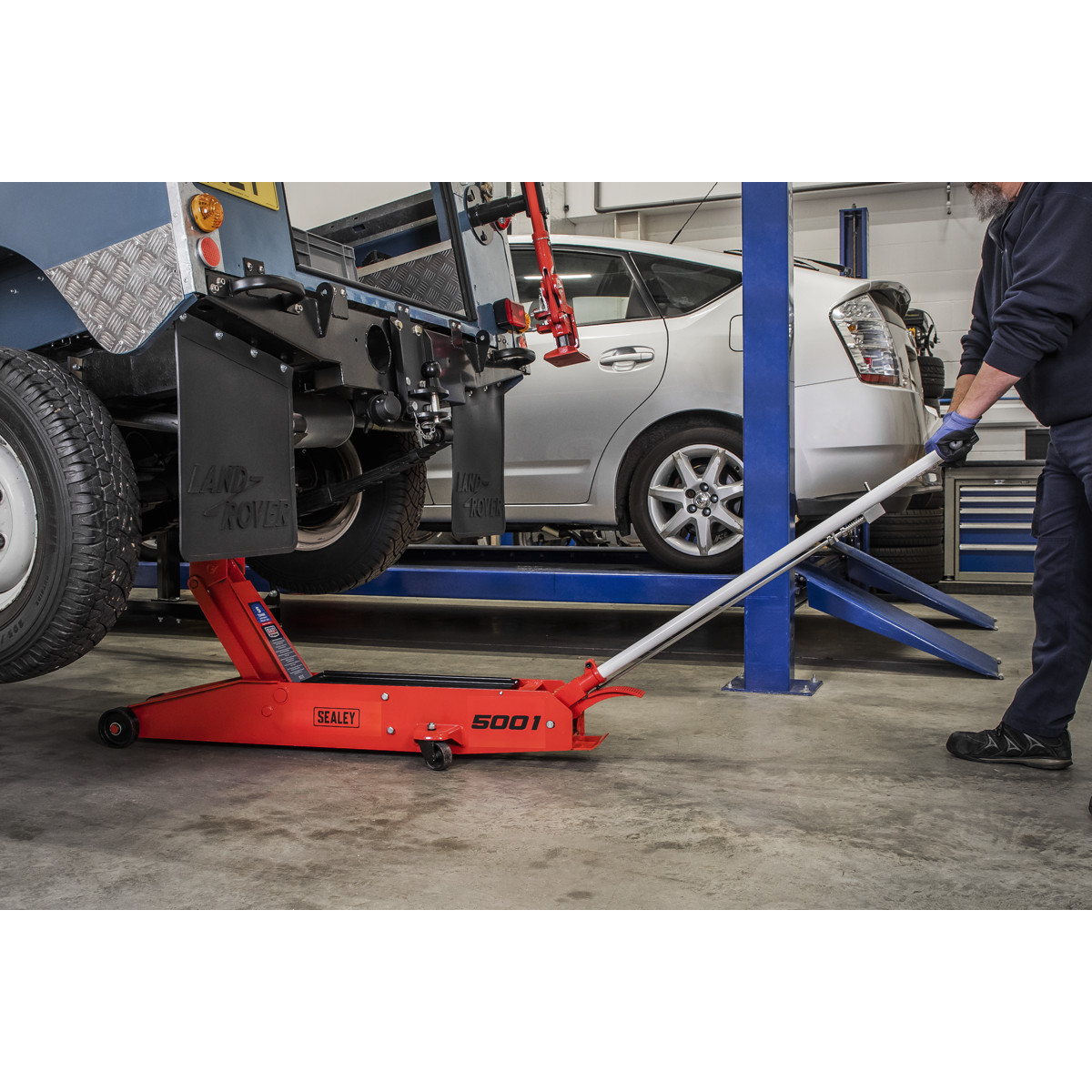 heavy duty long reach trolley garage Jack