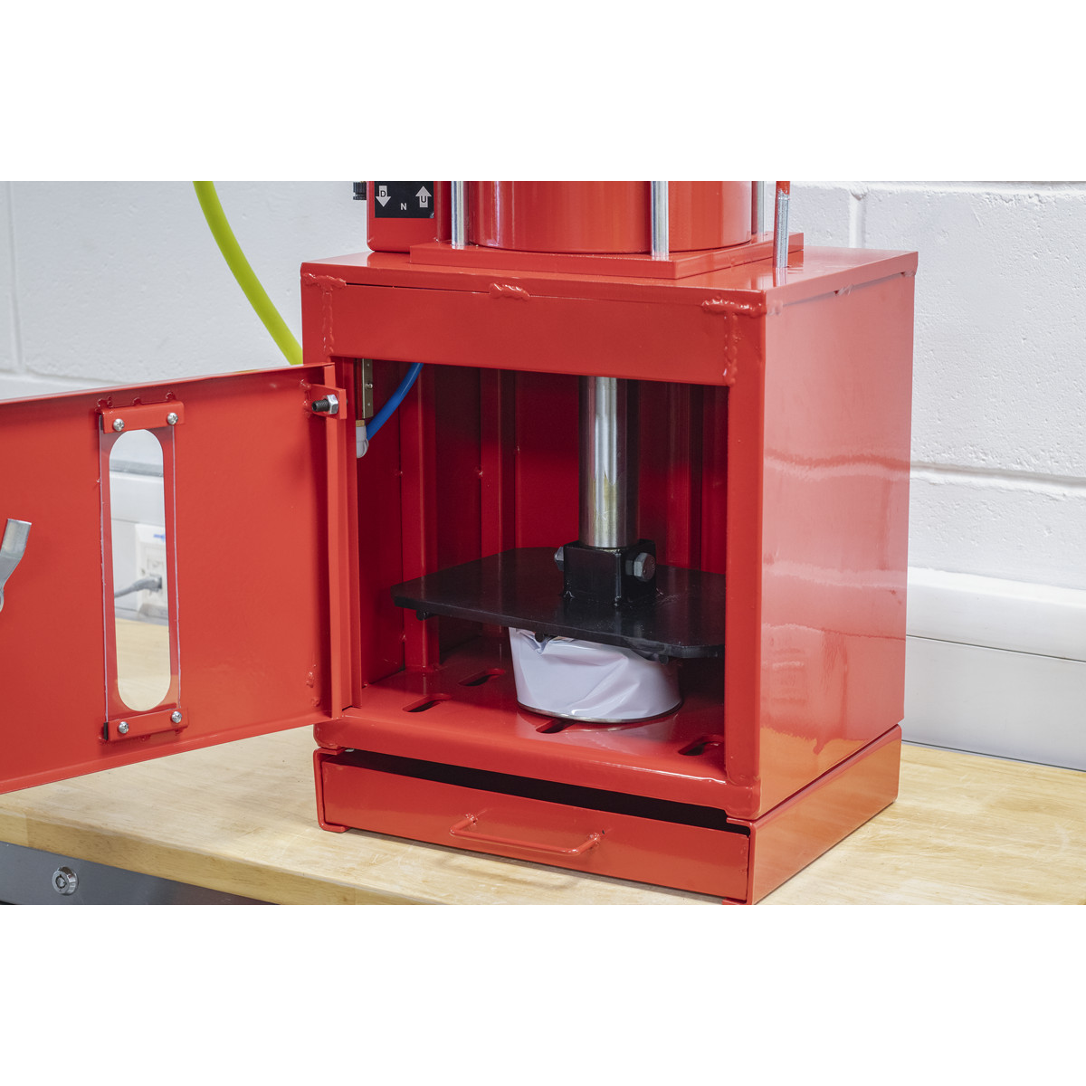 Workshop can and tin crusher