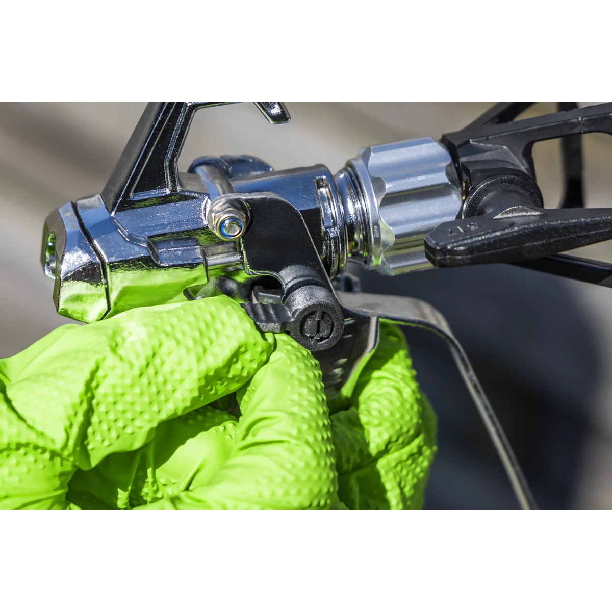 airless paint gun for indoor and outdoor use