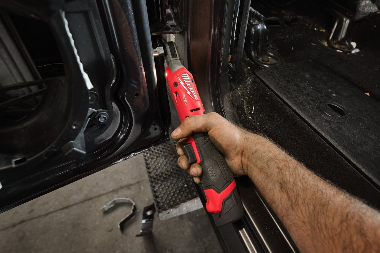Milwaukee 1/4" cordless ratchet