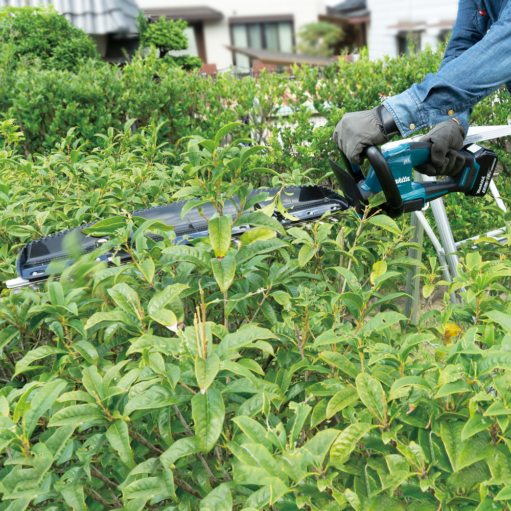 Makita DUH606Z 18v LXT 60cm Brushless Hedge Trimmer (Body Only)