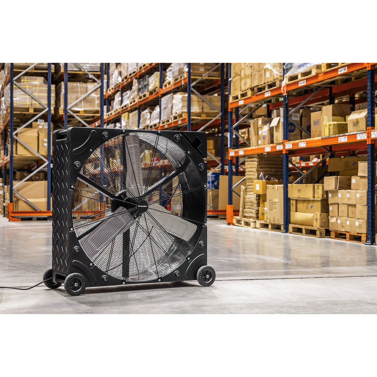 Fans Designed for high-performance ventilation in workshops, warehouses and construction environments.