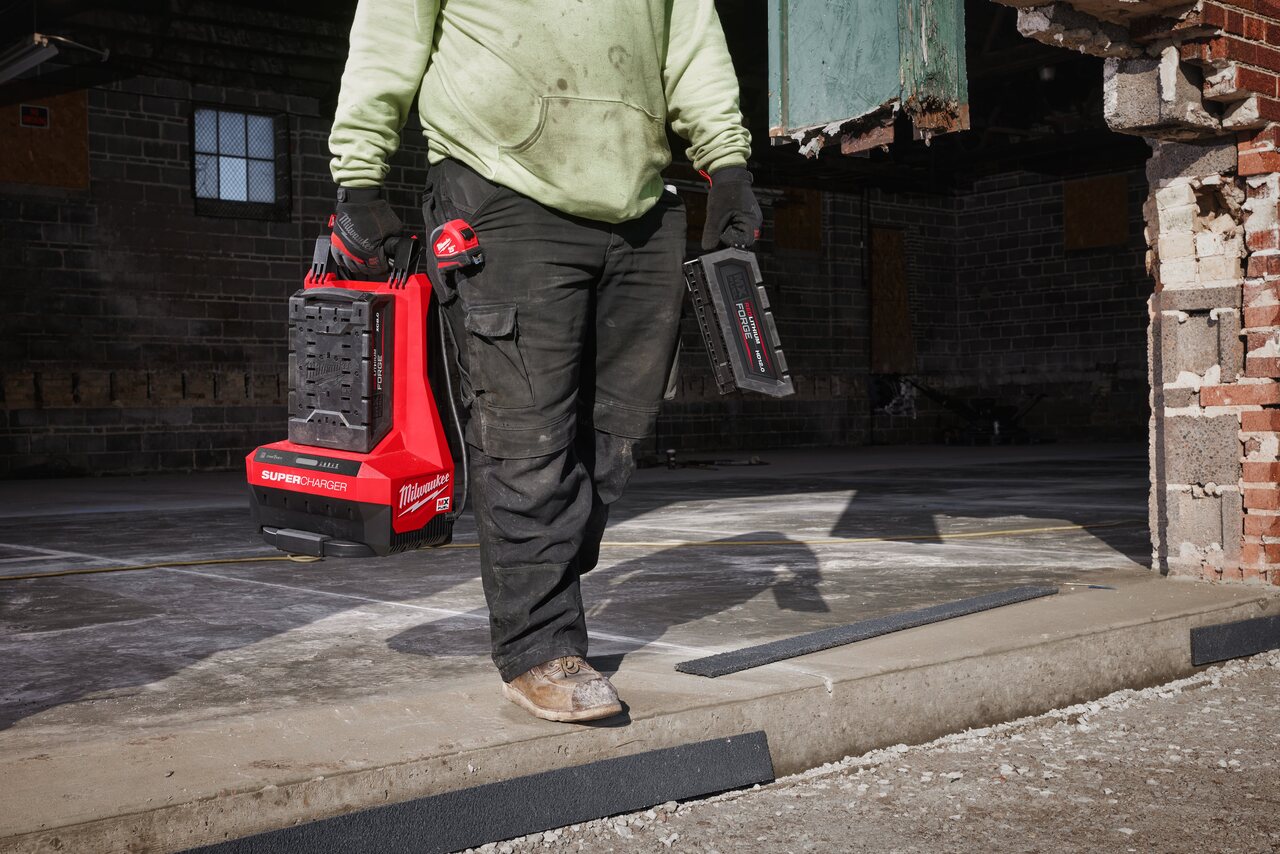 Milwaukee MX Fuel rapid charger