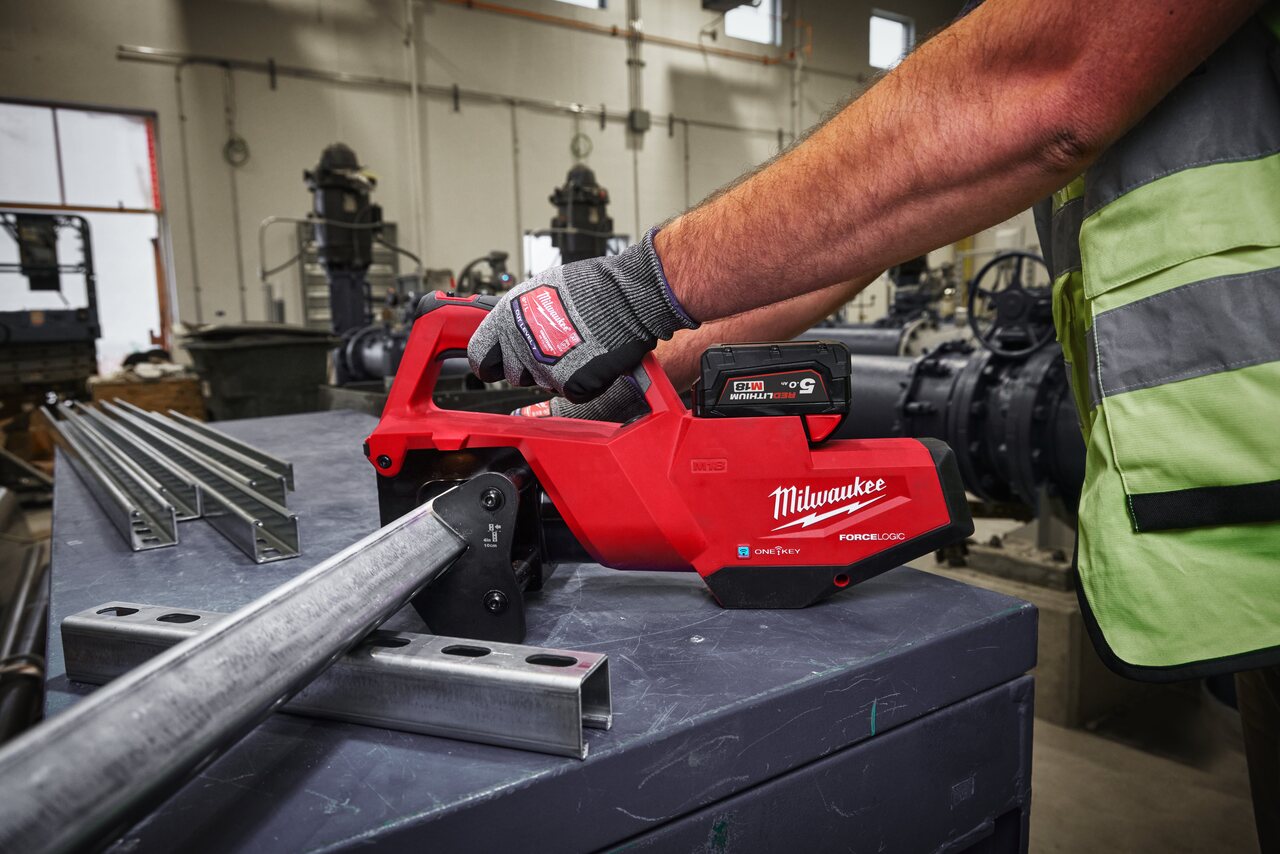 Milwaukee strut shear M18STSO-0B for cleanest and safest way to cut strut profiles