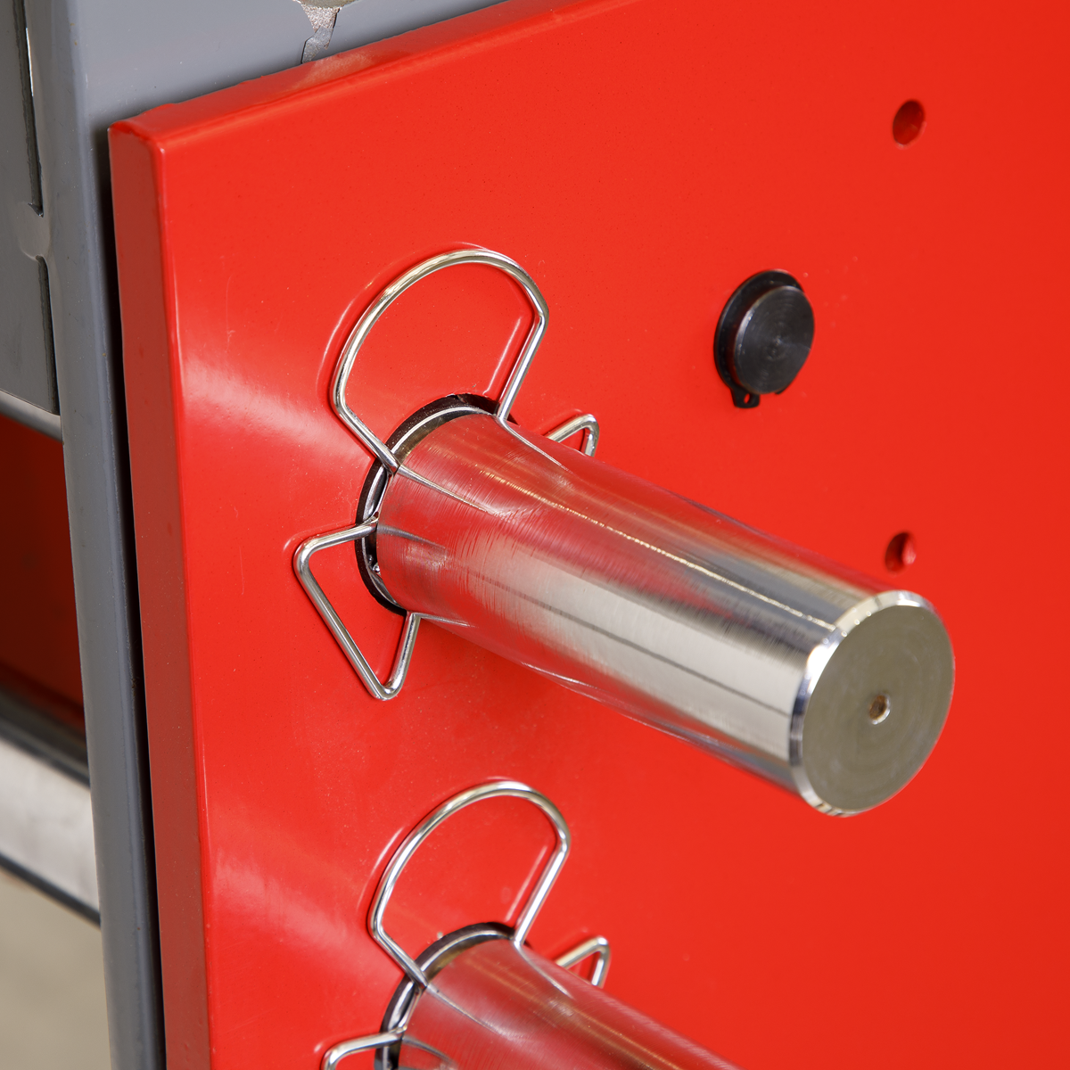 • Heavy-duty steel frame construction with 2-speed hydraulic pump unit.