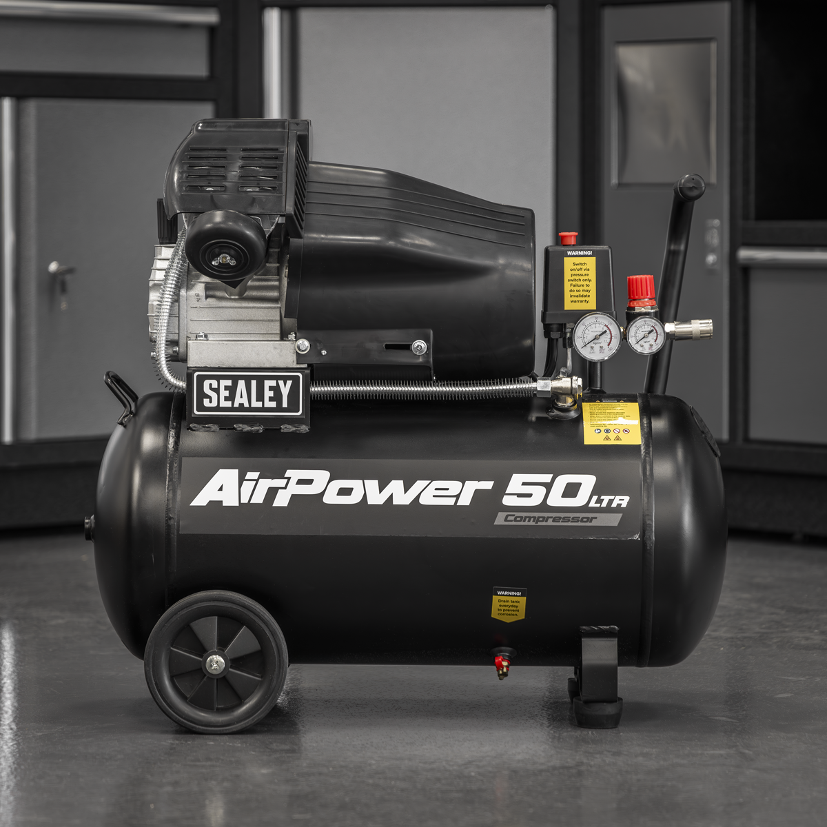 • ALUMINIUM CONSTRUCTION - V-Twin pump with aluminium cylinder head with cast iron cylinder gives added resistance to wear.